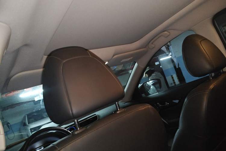 Used Nissan X-Trail 2014 2.5L CVT Leading Edition 4WD Headliner