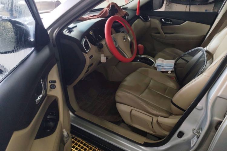 Used Nissan X-Trail 2014 2.0L CVT Comfort Edition 2WD Interior 3