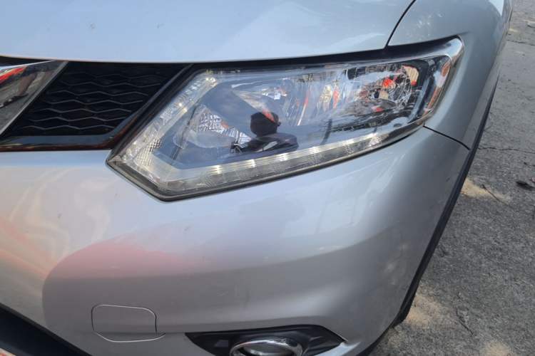 Used Nissan X-Trail 2014 2.5L CVT Luxury Edition 4WD Left Front Headlight