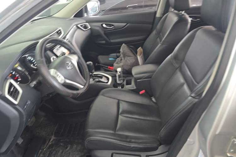 Used Nissan X-Trail 2014 2.0L CVT Comfort Edition 2WD Left Front Seat