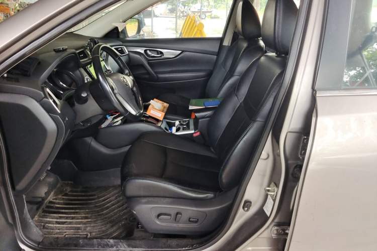 Used Nissan X-Trail 2014 2.5L CVT Luxury Edition 4WD Left Front Seat