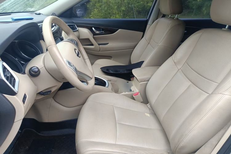 Used Nissan X-Trail 2014 2.5L CVT Ultimate Edition 4WD Left Front Seat