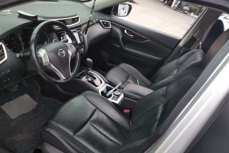 Used Nissan X-Trail 2014 2.5L CVT Luxury Edition 4WD Left Front Seat