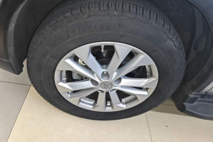 Used Nissan X-Trail 2014 2.5L CVT Luxury Edition 4WD Left Front Wheel Hub