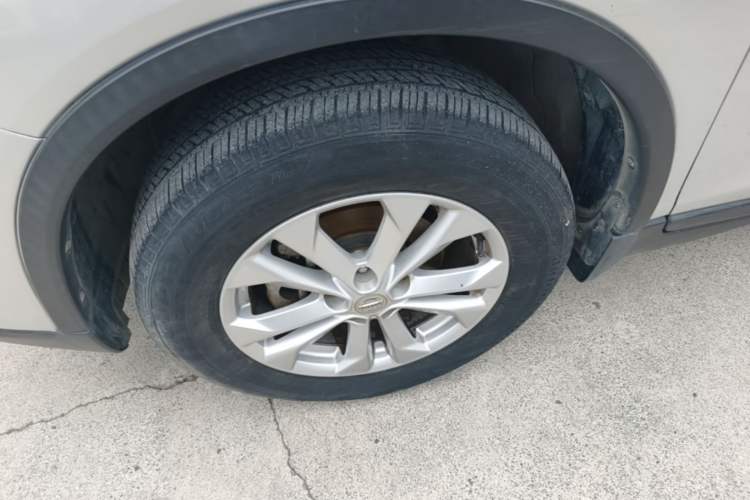Used Nissan X-Trail 2014 2.0L CVT Comfort Edition 2WD Left Front Wheel Hub