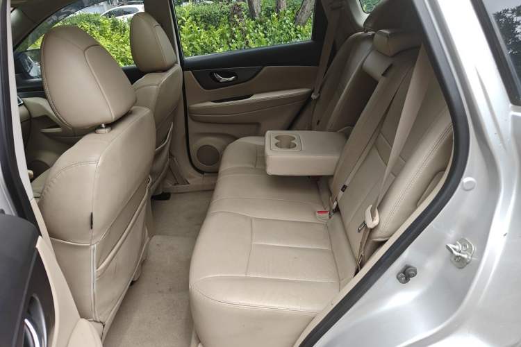 Used Nissan X-Trail 2014 2.0L CVT Comfort Edition 2WD Left Rear Seat