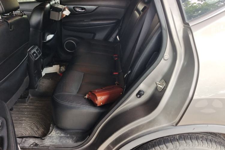 Used Nissan X-Trail 2014 2.5L CVT Luxury Edition 4WD Left Rear Seat