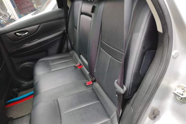 Used Nissan X-Trail 2014 2.0L CVT Comfort Edition 2WD Left Rear Seat