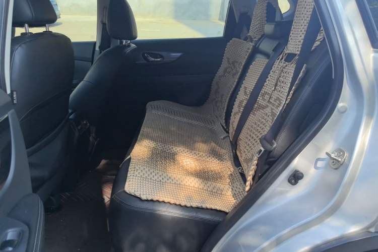 Used Nissan X-Trail 2014 2.5L CVT Luxury Edition 4WD Left Rear Seat