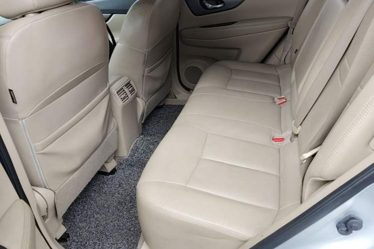 Used Nissan X-Trail 2014 2.0L CVT Comfort Edition 2WD Left Rear Seat