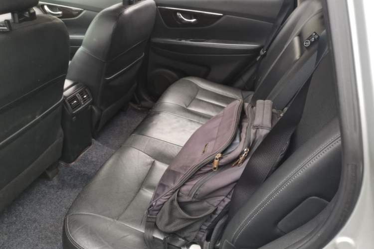 Used Nissan X-Trail 2014 2.5L CVT Luxury Edition 4WD Left Rear Seat