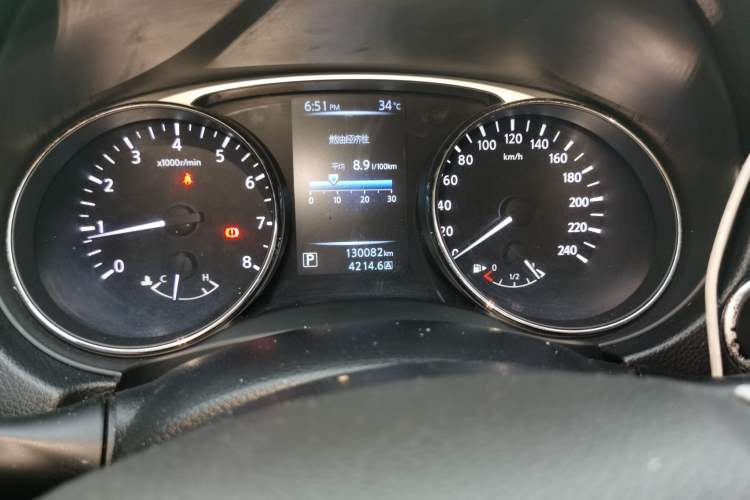 Used Nissan X-Trail 2014 2.0L CVT Comfort Edition 2WD Odometer Close Up