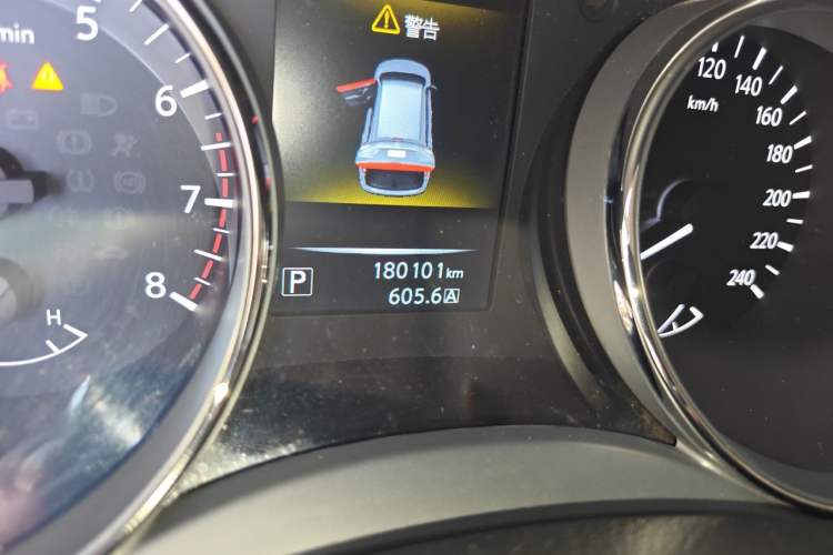 Used Nissan X-Trail 2014 2.0L CVT Comfort Edition 2WD Odometer Close Up