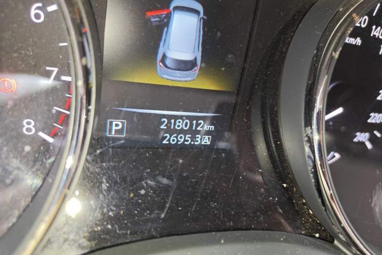 Used Nissan X-Trail 2014 2.0L CVT Comfort Edition 2WD Odometer Close Up