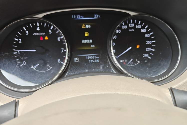Used Nissan X-Trail 2014 2.0L CVT Comfort Edition 2WD Odometer Close Up