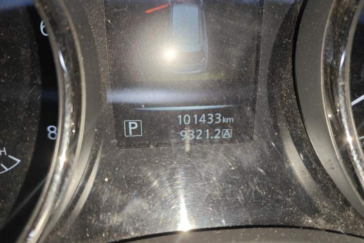 Used Nissan X-Trail 2014 2.0L CVT Comfort Edition 2WD Odometer Close Up