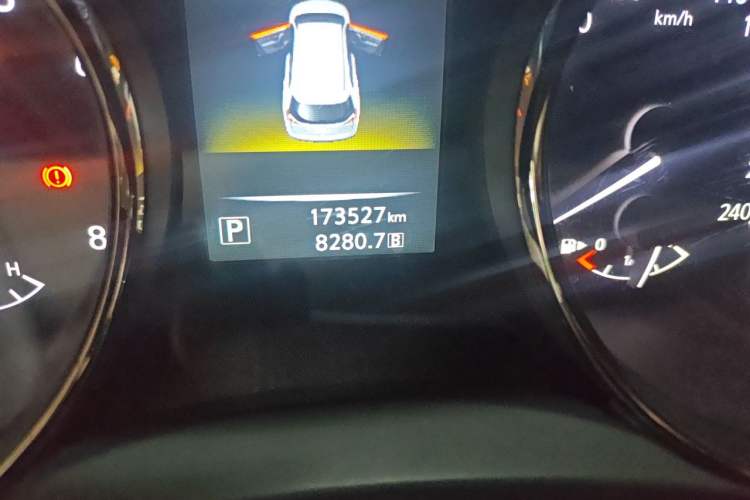 Used Nissan X-Trail 2014 2.0L CVT Comfort Edition 2WD Odometer Close Up