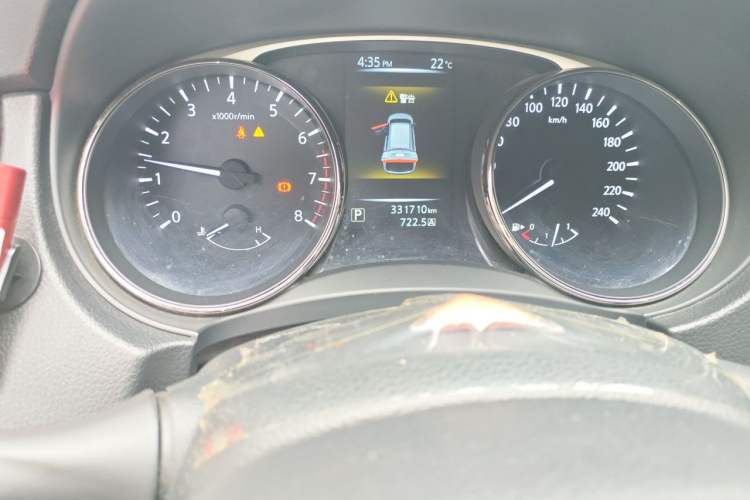 Used Nissan X-Trail 2014 2.0L CVT Comfort Edition 2WD Odometer Close Up