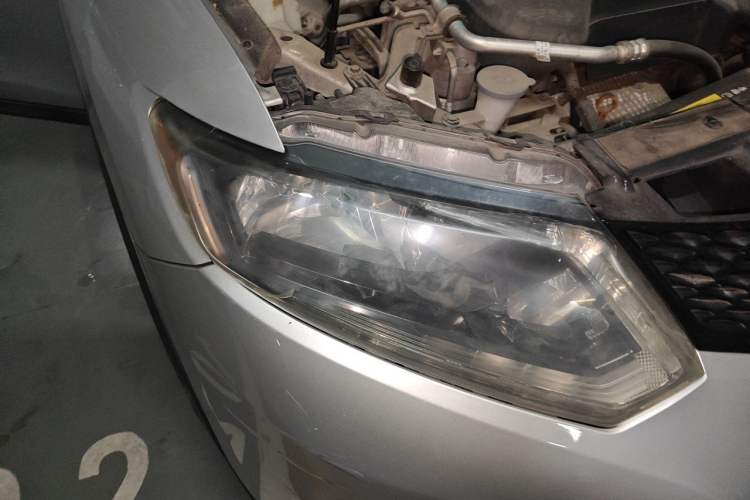Used Nissan X-Trail 2014 2.5L CVT Leading Edition 4WD Right Front Headlight