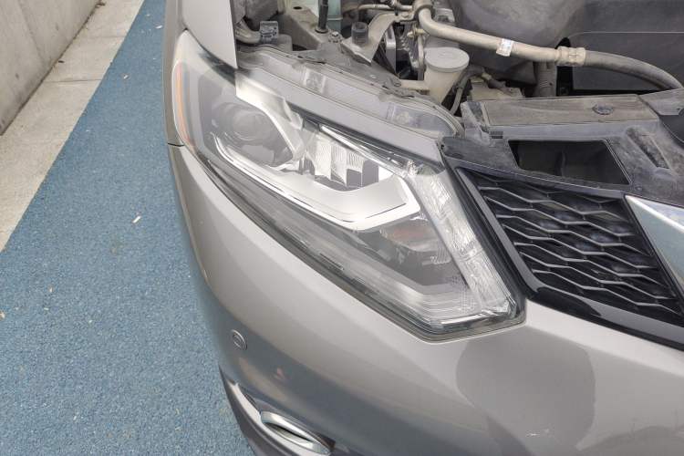 Used Nissan X-Trail 2014 2.5L CVT Ultimate Edition 4WD Right Front Headlight