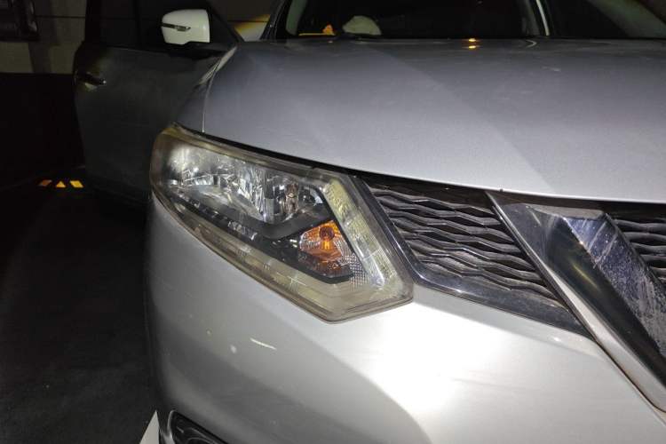 Used Nissan X-Trail 2014 2.0L CVT Comfort Edition 2WD Right Front Headlight