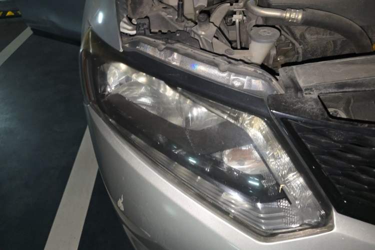 Used Nissan X-Trail 2014 2.0L CVT Comfort Edition 2WD Right Front Headlight