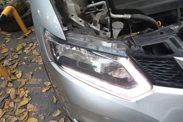 Used Nissan X-Trail 2014 2.0L CVT Comfort Edition 2WD Right Front Headlight