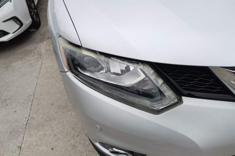 Used Nissan X-Trail 2014 2.5L CVT Luxury Edition 4WD Right Front Headlight