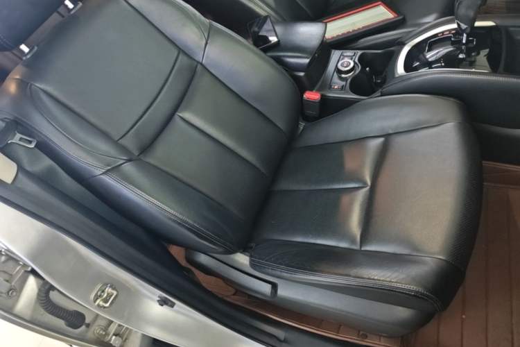 Used Nissan X-Trail 2014 2.5L CVT Luxury Edition 4WD Right Front Seat