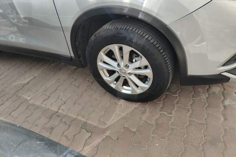Used Nissan X-Trail 2014 2.5L CVT Luxury Edition 4WD Right Front Wheel Hub