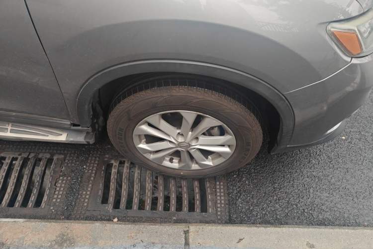Used Nissan X-Trail 2014 2.0L CVT Comfort Edition 2WD Right Front Wheel Hub
