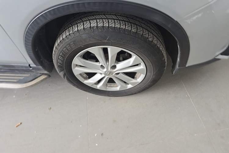 Used Nissan X-Trail 2014 2.0L CVT Comfort Edition 2WD Right Front Wheel Hub