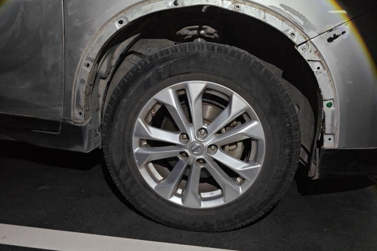 Used Nissan X-Trail 2014 2.0L CVT Comfort Edition 2WD Right Front Wheel Hub