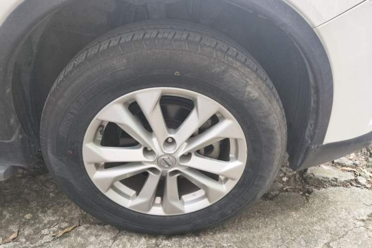 Used Nissan X-Trail 2014 2.0L CVT Comfort Edition 2WD Right Front Wheel Hub