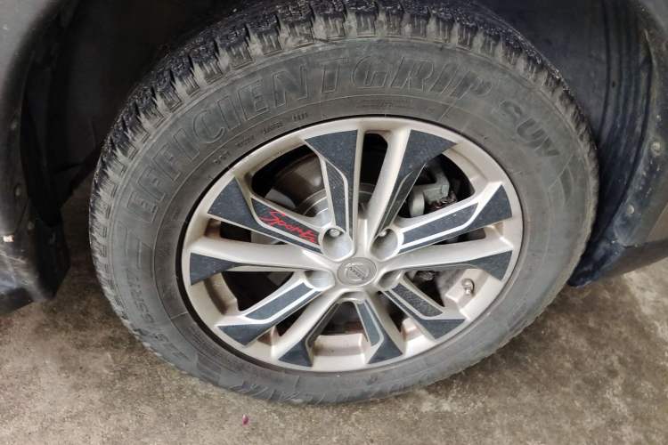 Used Nissan X-Trail 2014 2.5L CVT Luxury Edition 4WD Right Front Wheel Hub