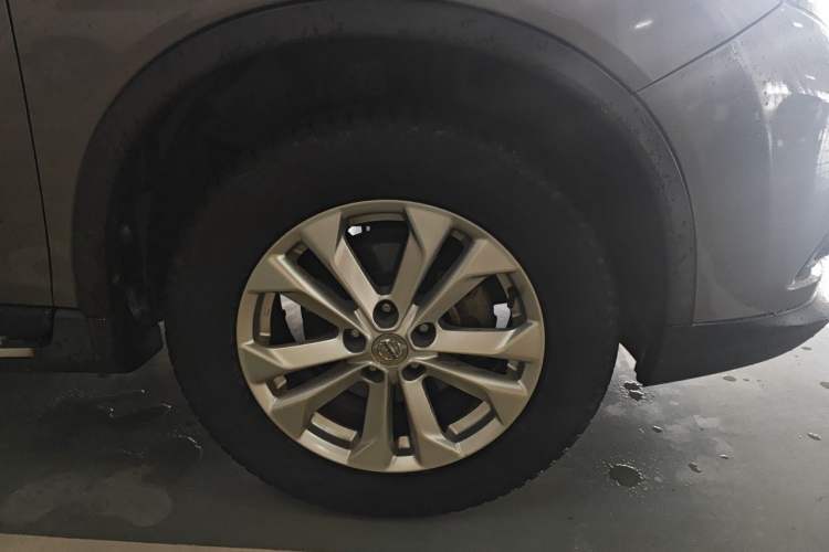Used Nissan X-Trail 2014 2.0L CVT Comfort Edition 2WD Right Front Wheel Hub