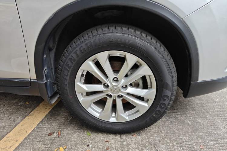 Used Nissan X-Trail 2014 2.0L CVT Comfort Edition 2WD Right Front Wheel Hub