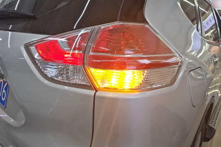 Used Nissan X-Trail 2014 2.5L CVT Luxury Edition 4WD Right Rear Taillight