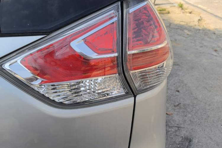 Used Nissan X-Trail 2014 2.5L CVT Luxury Edition 4WD Right Rear Taillight