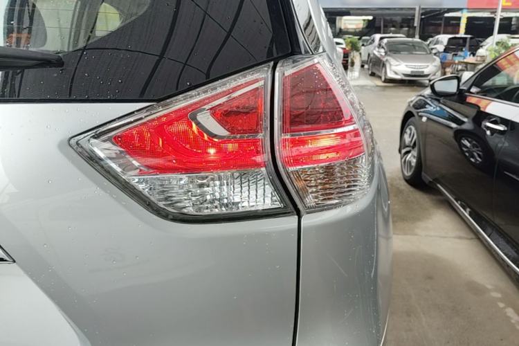 Used Nissan X-Trail 2014 2.0L CVT Comfort Edition 2WD Right Rear Taillight