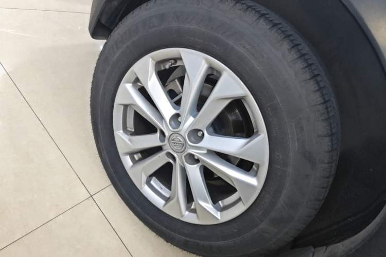 Used Nissan X-Trail 2014 2.5L CVT Luxury Edition 4WD Right Rear Wheel Hub
