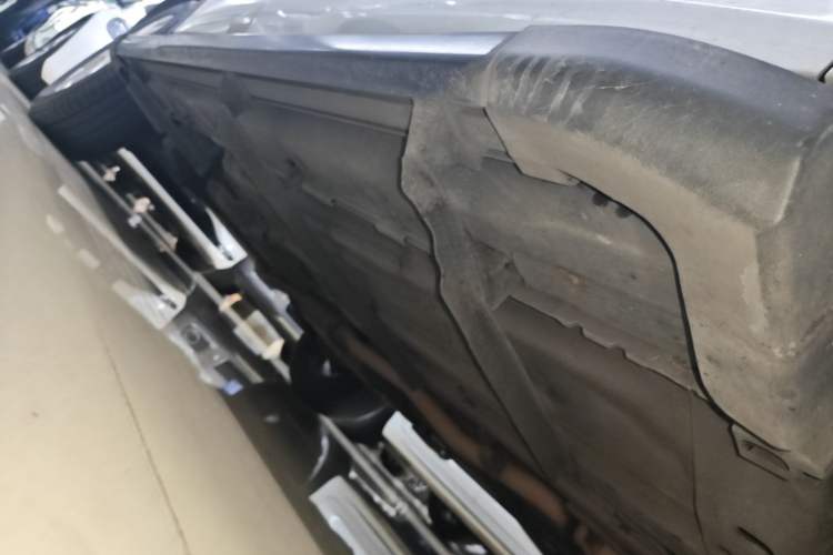 Used Nissan X-Trail 2014 2.5L CVT Luxury Edition 4WD Right Side Sill