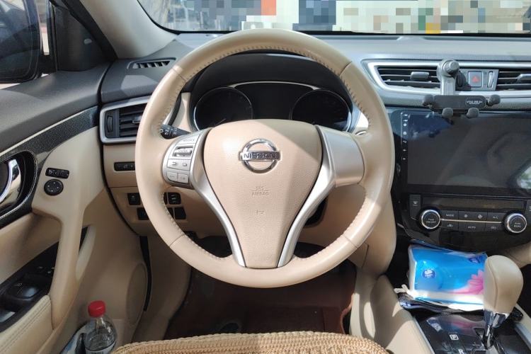 Used Nissan X-Trail 2014 2.5L CVT Luxury Edition 4WD Steering Wheel