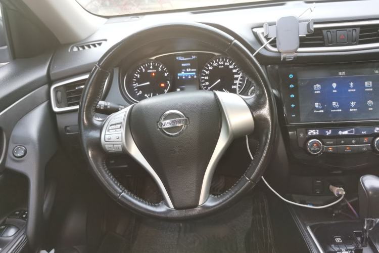Used Nissan X-Trail 2014 2.0L CVT Comfort Edition 2WD Steering Wheel