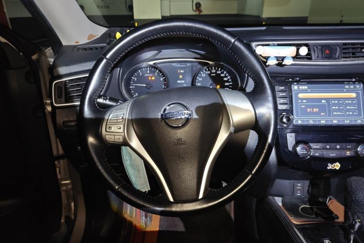 Used Nissan X-Trail 2014 2.0L CVT Comfort Edition 2WD Steering Wheel