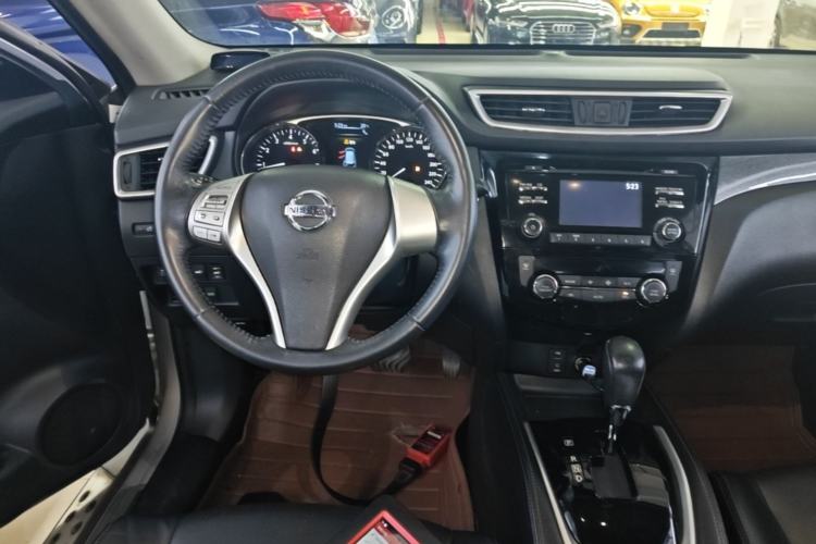 Used Nissan X-Trail 2014 2.5L CVT Luxury Edition 4WD Steering Wheel