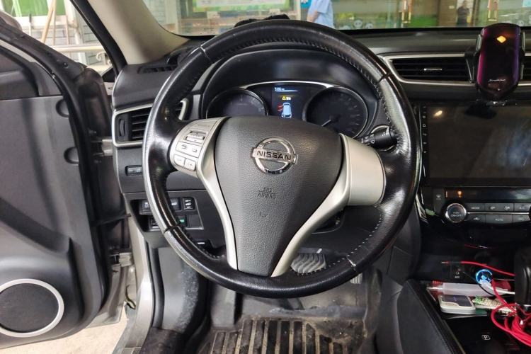 Used Nissan X-Trail 2014 2.5L CVT Luxury Edition 4WD Steering Wheel