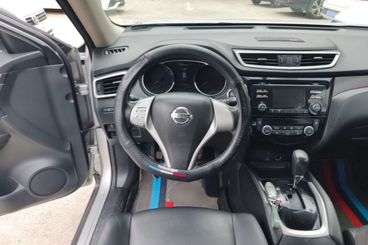 Used Nissan X-Trail 2014 2.0L CVT Comfort Edition 2WD Steering Wheel