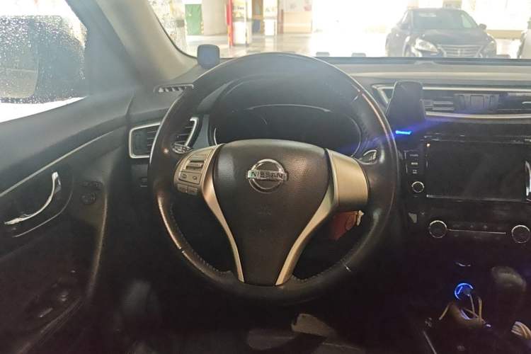 Used Nissan X-Trail 2014 2.0L CVT Comfort Edition 2WD Steering Wheel