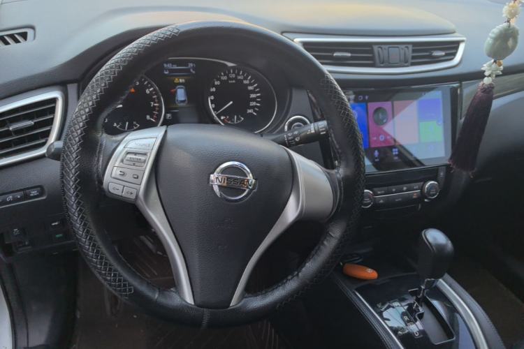 Used Nissan X-Trail 2014 2.5L CVT Luxury Edition 4WD Steering Wheel